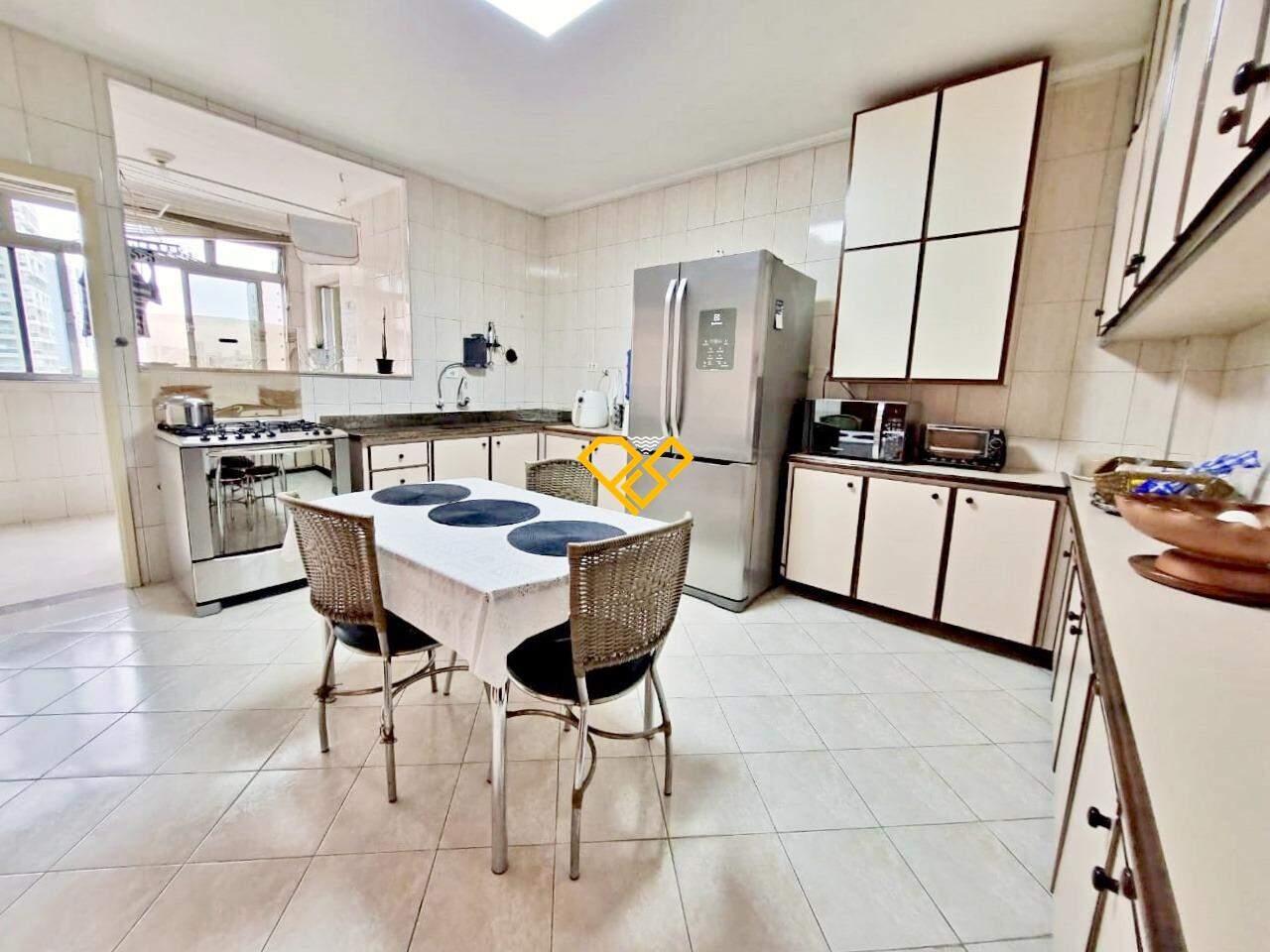 Apartamento à venda no Ponta da Praia: Cozinha