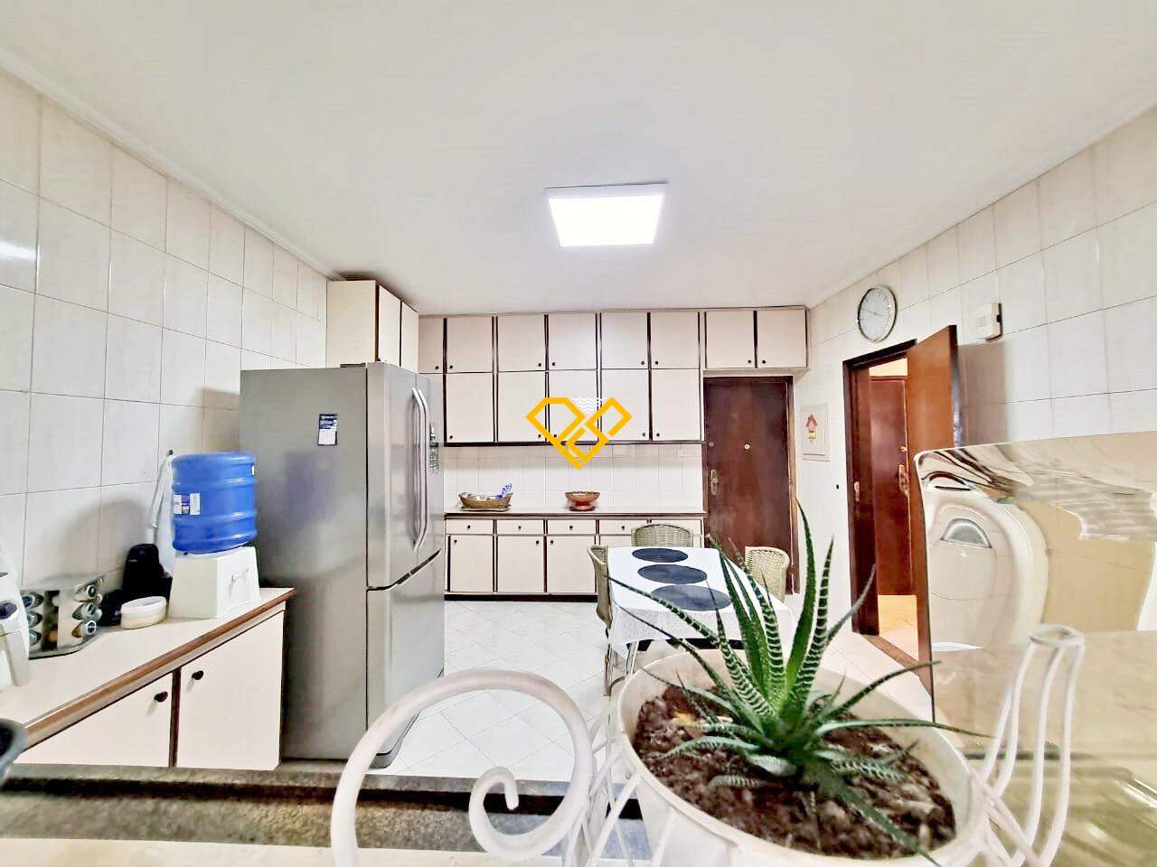 Apartamento à venda no Ponta da Praia: Cozinha