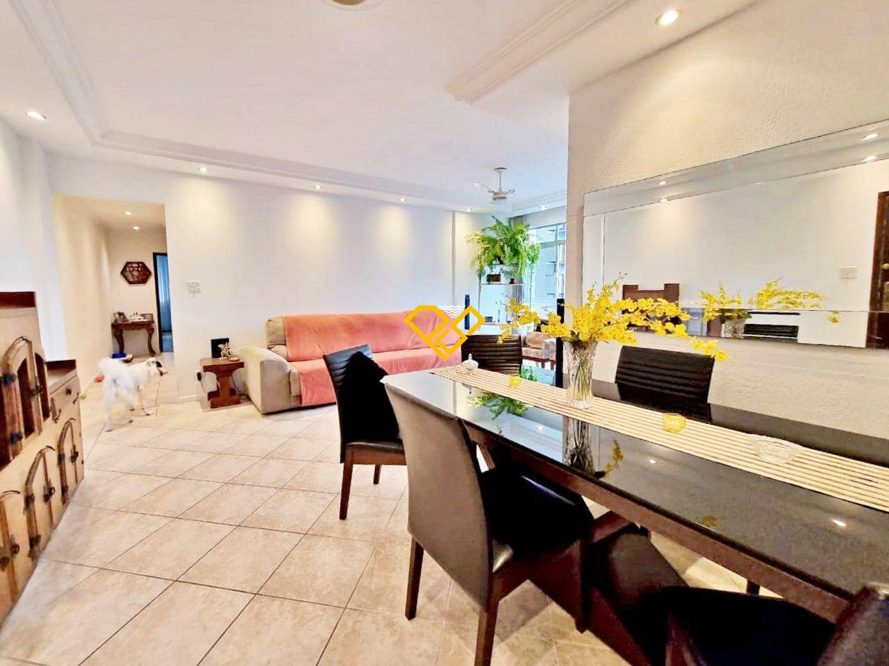 Apartamento à venda no Ponta da Praia: Sala