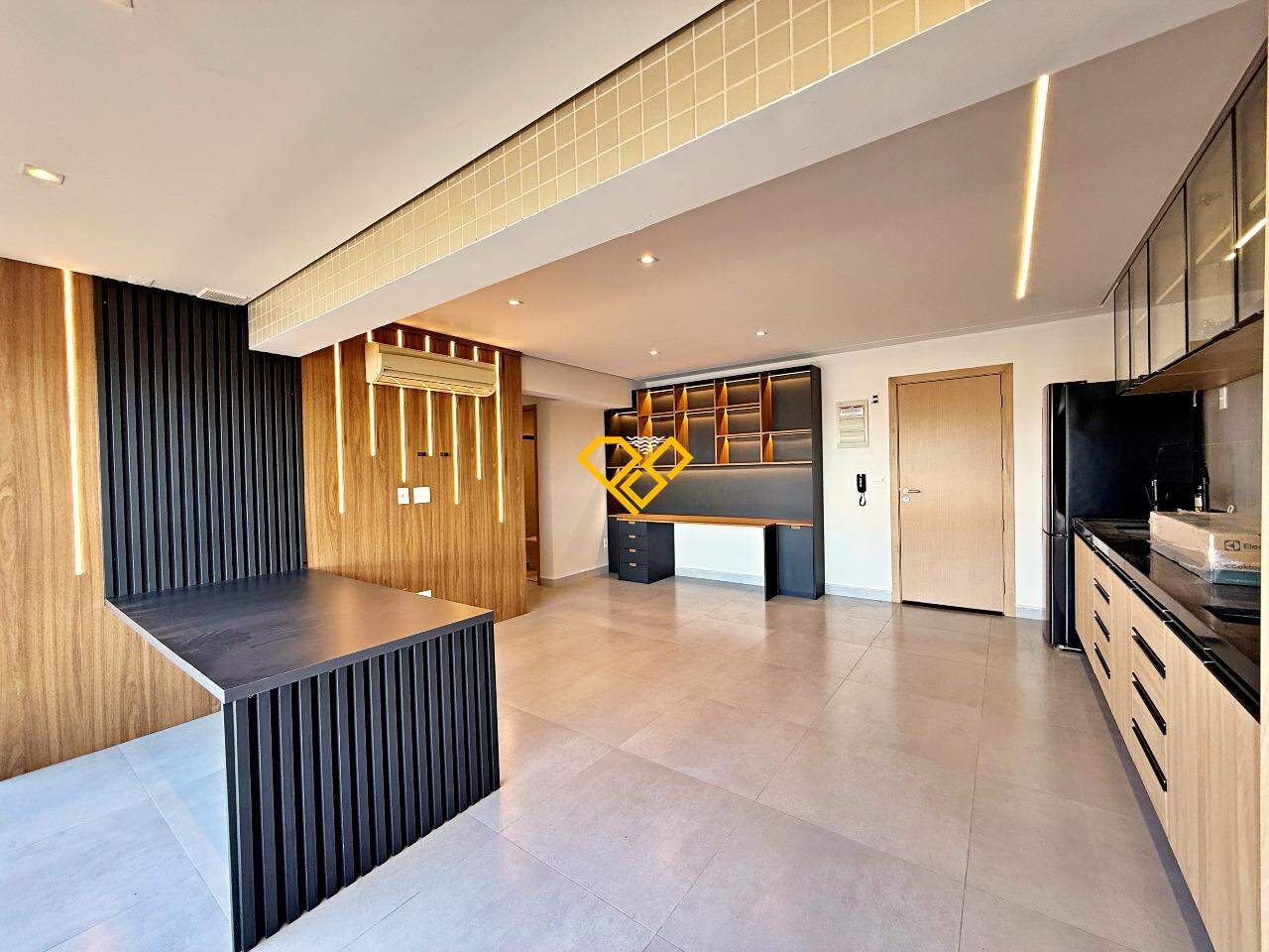 Apartamento à venda no Ponta da Praia: Sala e cozinha