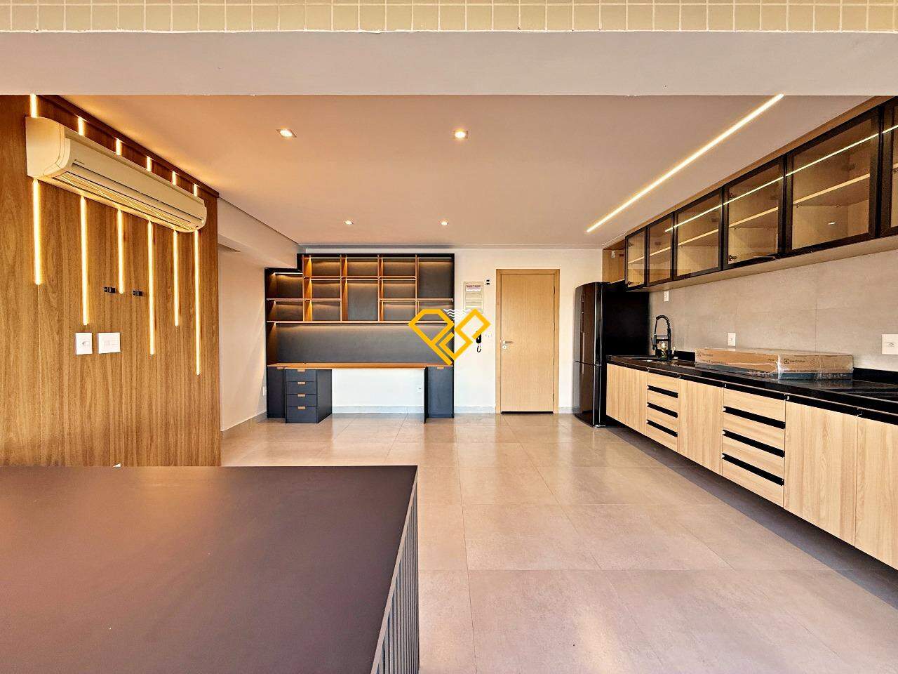 Apartamento à venda no Ponta da Praia: Sala e cozinha