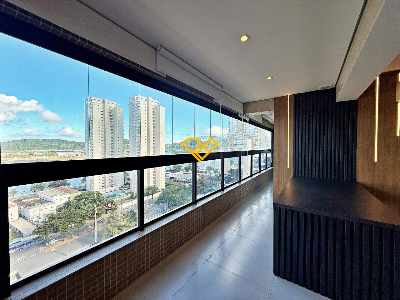 Apartamento à venda no Ponta da Praia: Varanda