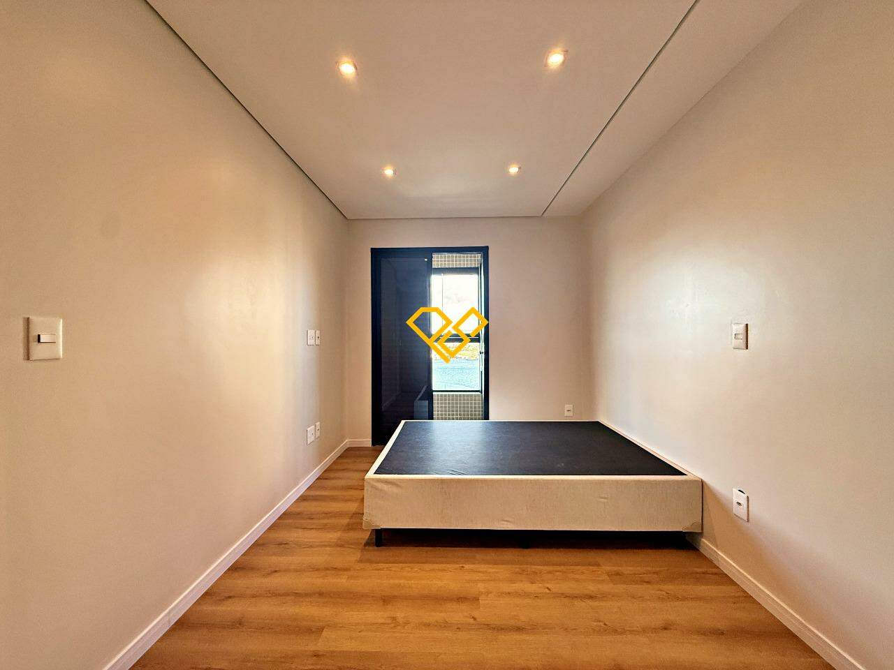 Apartamento à venda no Ponta da Praia: Dormitório 1 - suíte