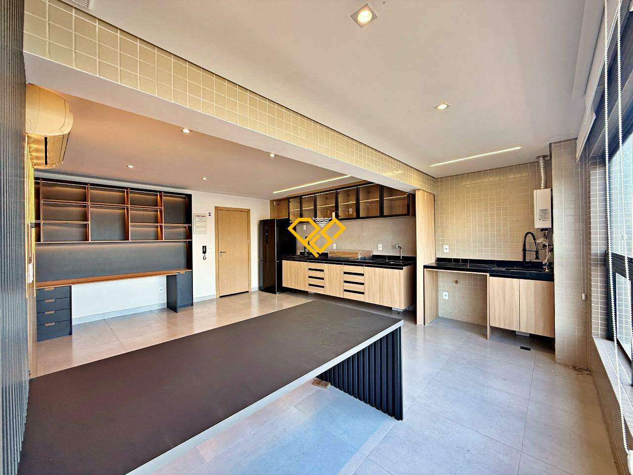 Apartamento à venda no Ponta da Praia: Sala e cozinha