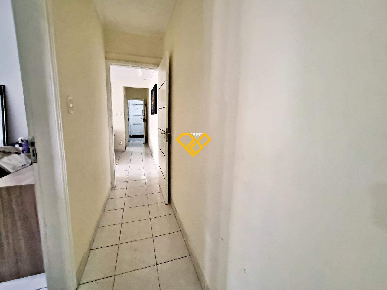 Apartamento à venda no Embaré: Corredor da área íntima