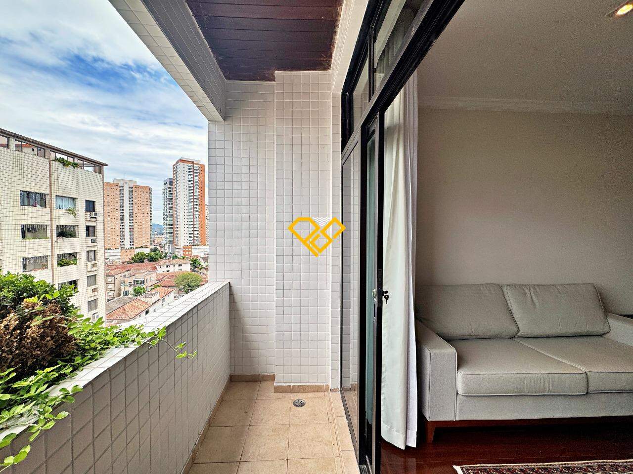 Cobertura à venda no Ponta da Praia: 