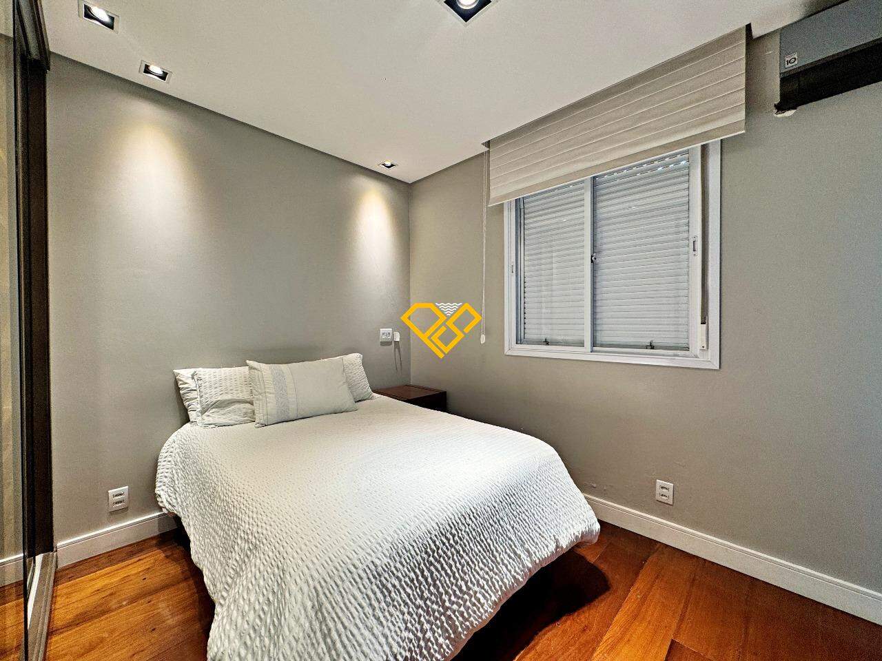 Cobertura à venda no Ponta da Praia: 