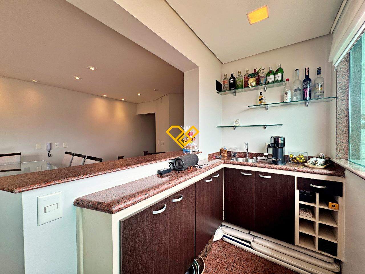 Cobertura à venda no Ponta da Praia: 