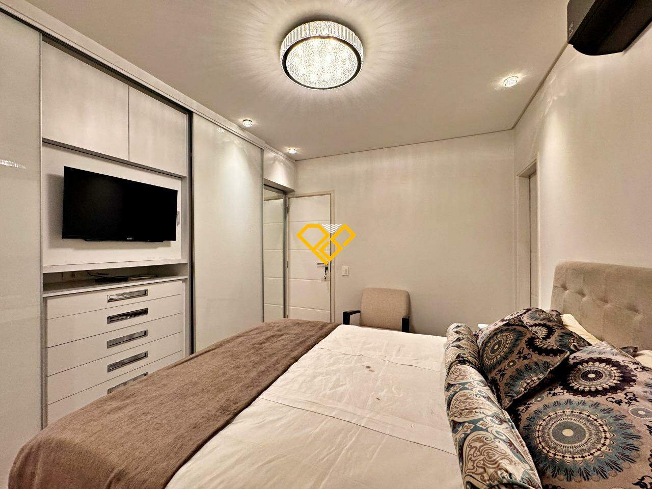 Cobertura à venda no Ponta da Praia: 