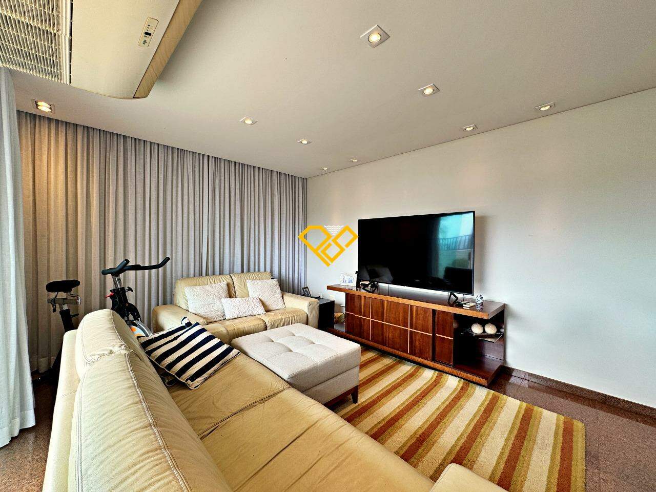 Cobertura à venda no Ponta da Praia: 