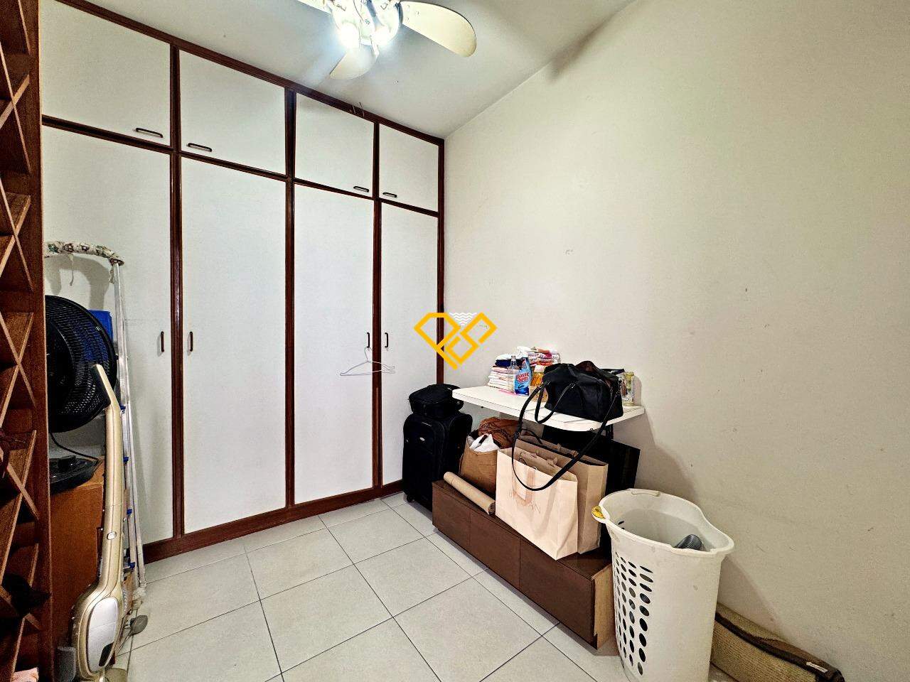 Cobertura à venda no Ponta da Praia: 