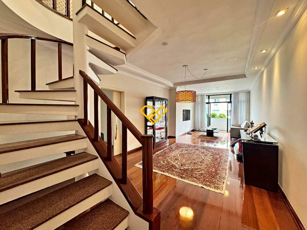 Cobertura à venda no Ponta da Praia: 