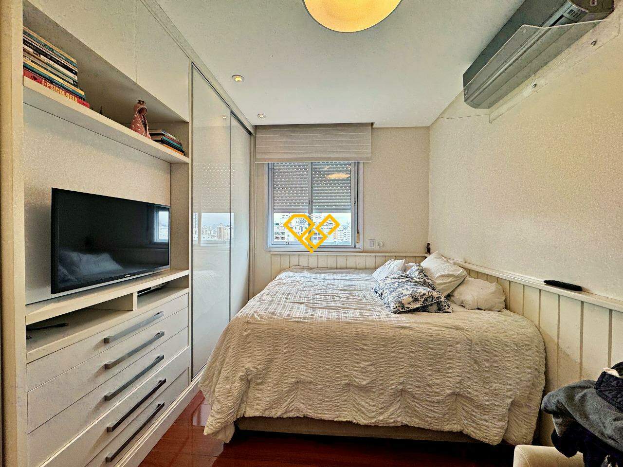 Cobertura à venda no Ponta da Praia: 