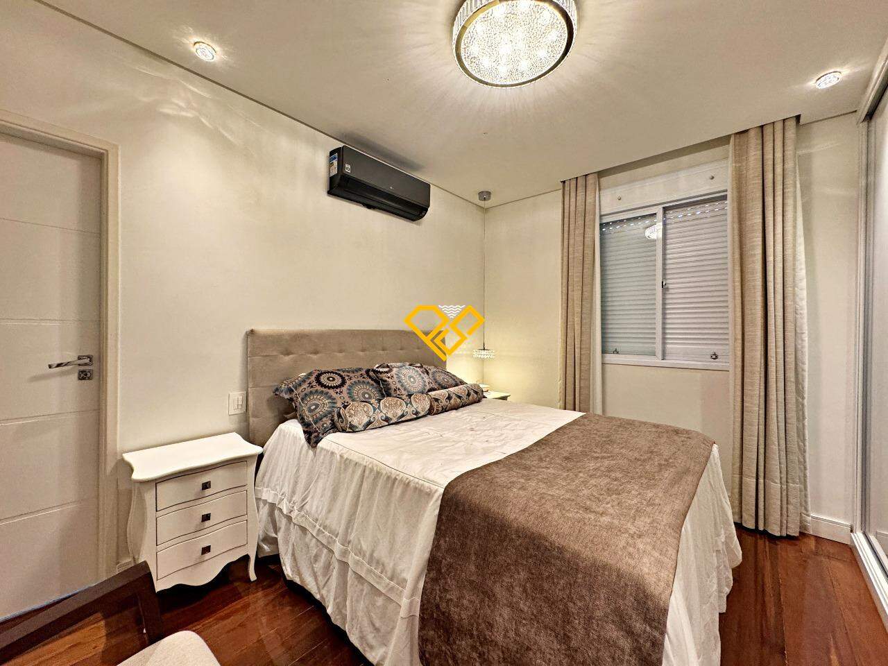 Cobertura à venda no Ponta da Praia: 