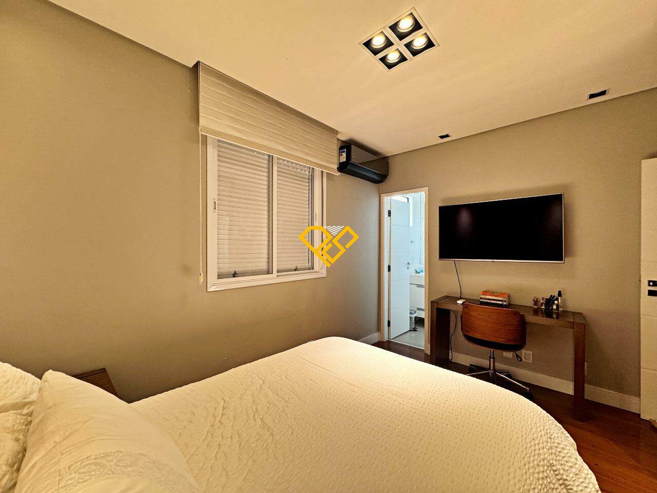 Cobertura à venda no Ponta da Praia: 