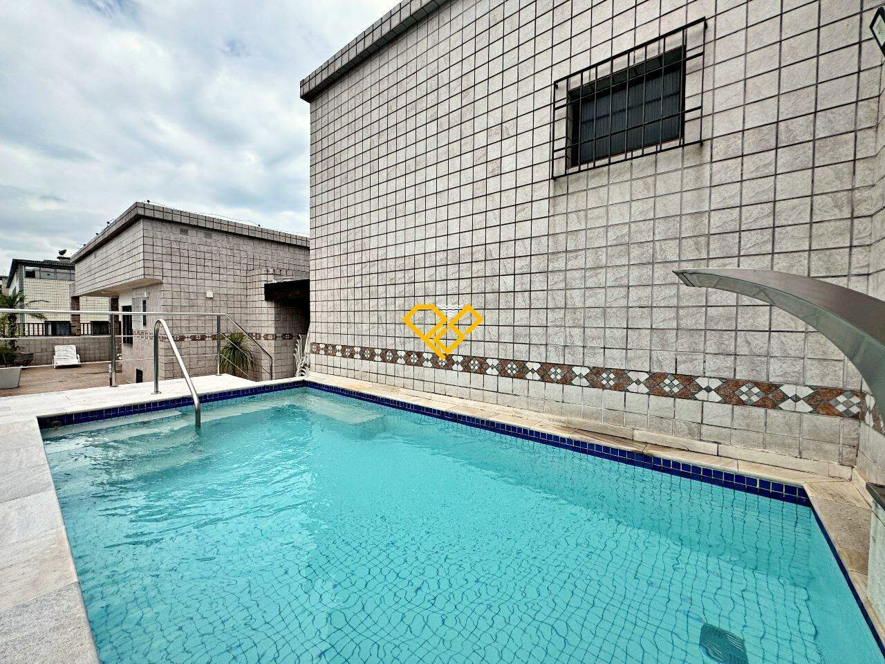 Cobertura à venda no Ponta da Praia: 