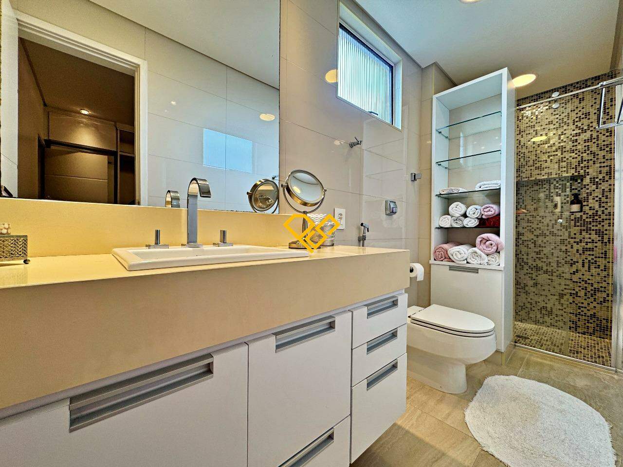 Cobertura à venda no Ponta da Praia: 