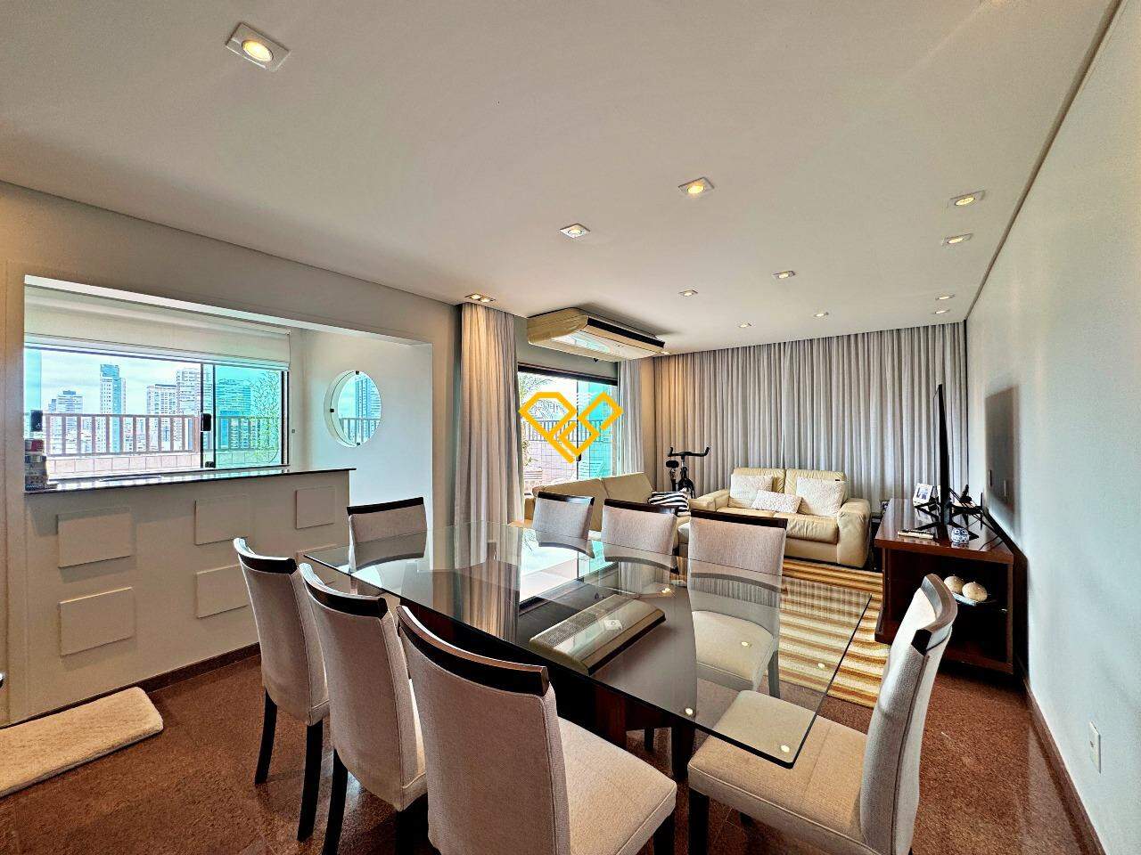 Cobertura à venda no Ponta da Praia: 