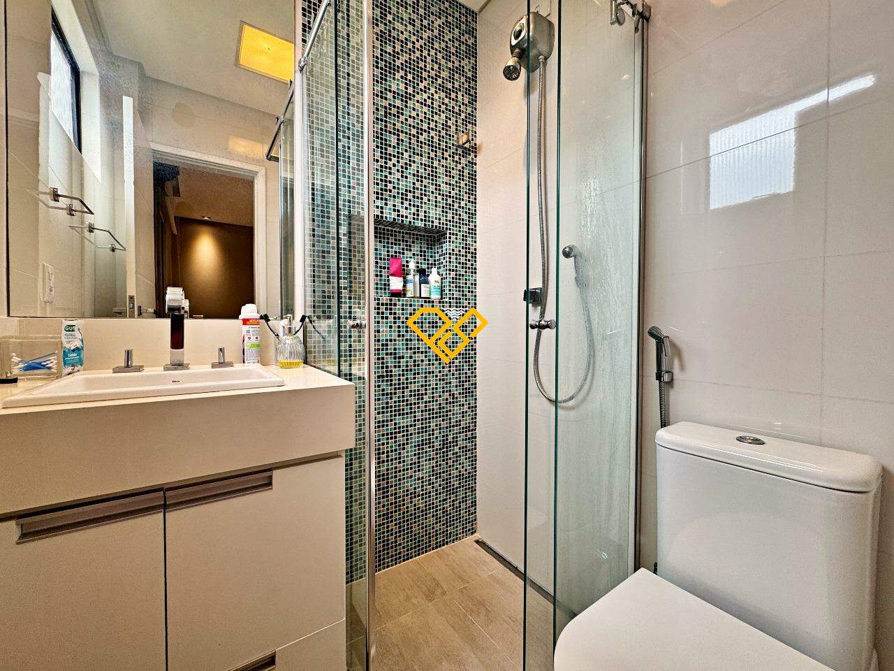 Cobertura à venda no Ponta da Praia: 