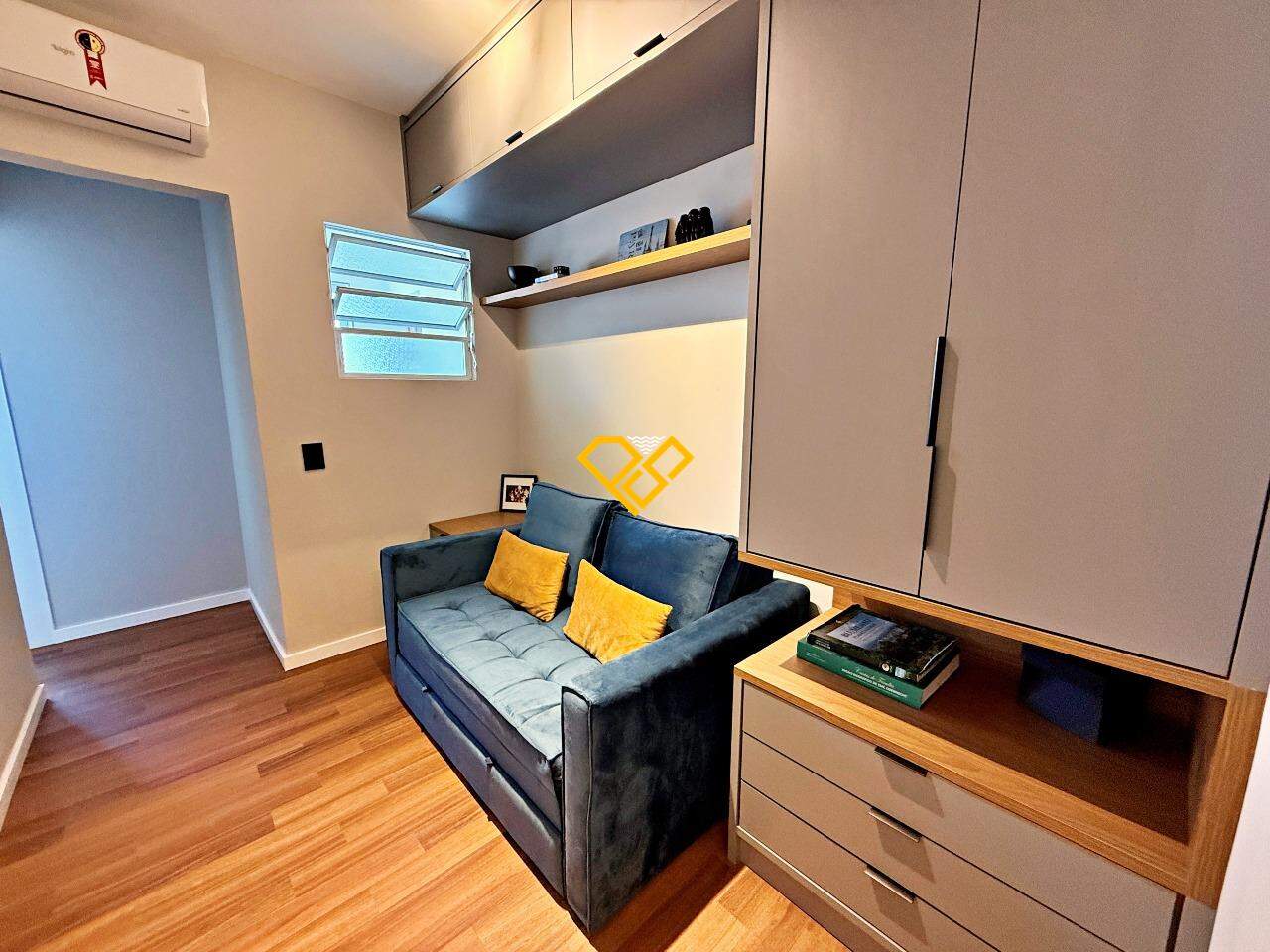 Apartamento à venda no Embaré: Dependência