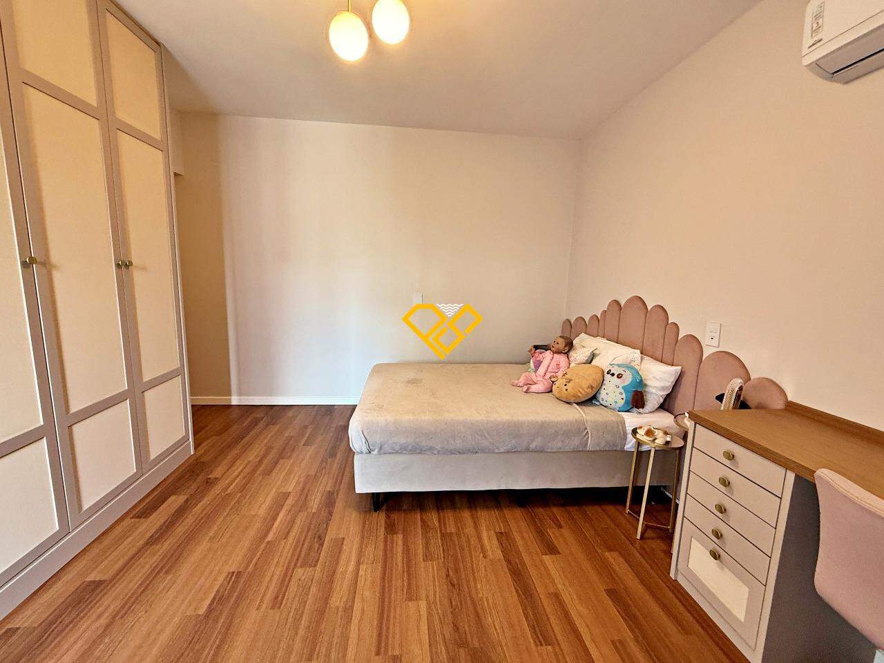 Apartamento à venda no Embaré: Suíte 3