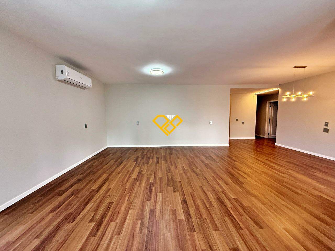 Apartamento à venda no Embaré: Sala