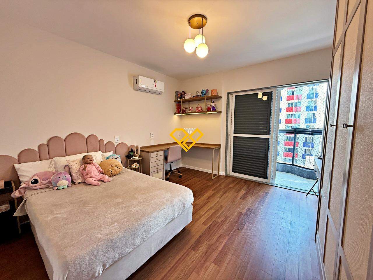 Apartamento à venda no Embaré: Suíte 3