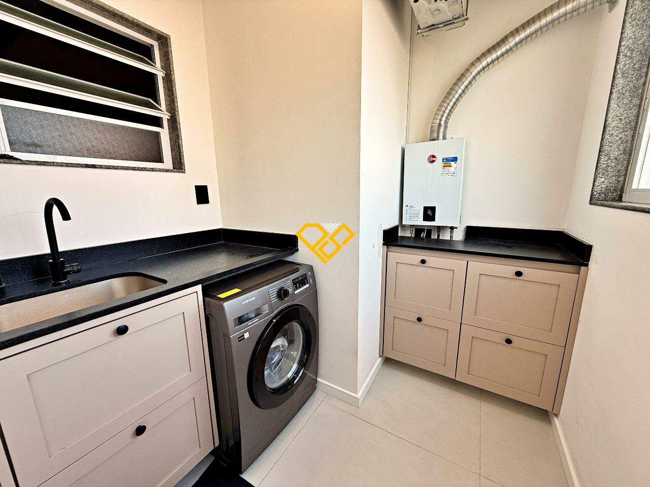 Apartamento à venda no Embaré: Área de serviço