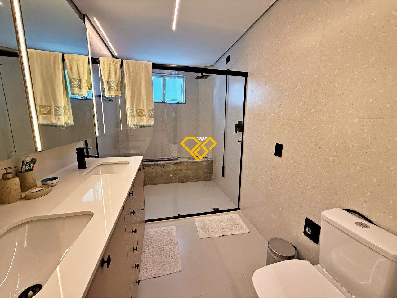 Apartamento à venda no Embaré: Wc suíte 1 - master