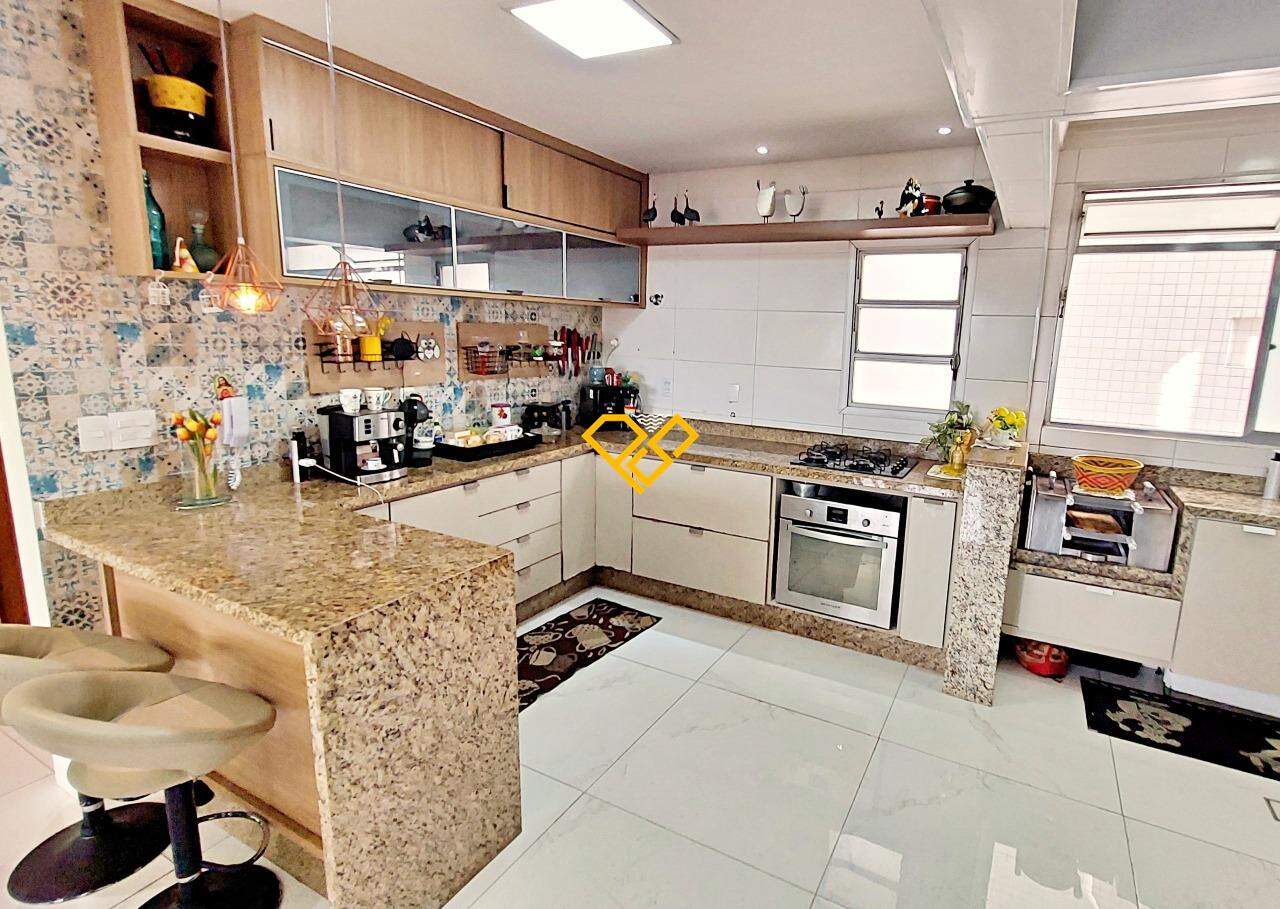 Apartamento à venda no Gonzaga: Cozinha