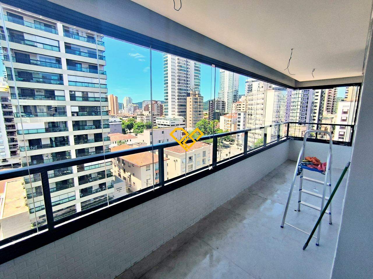 Apartamento à venda no Ponta da Praia: Varanda