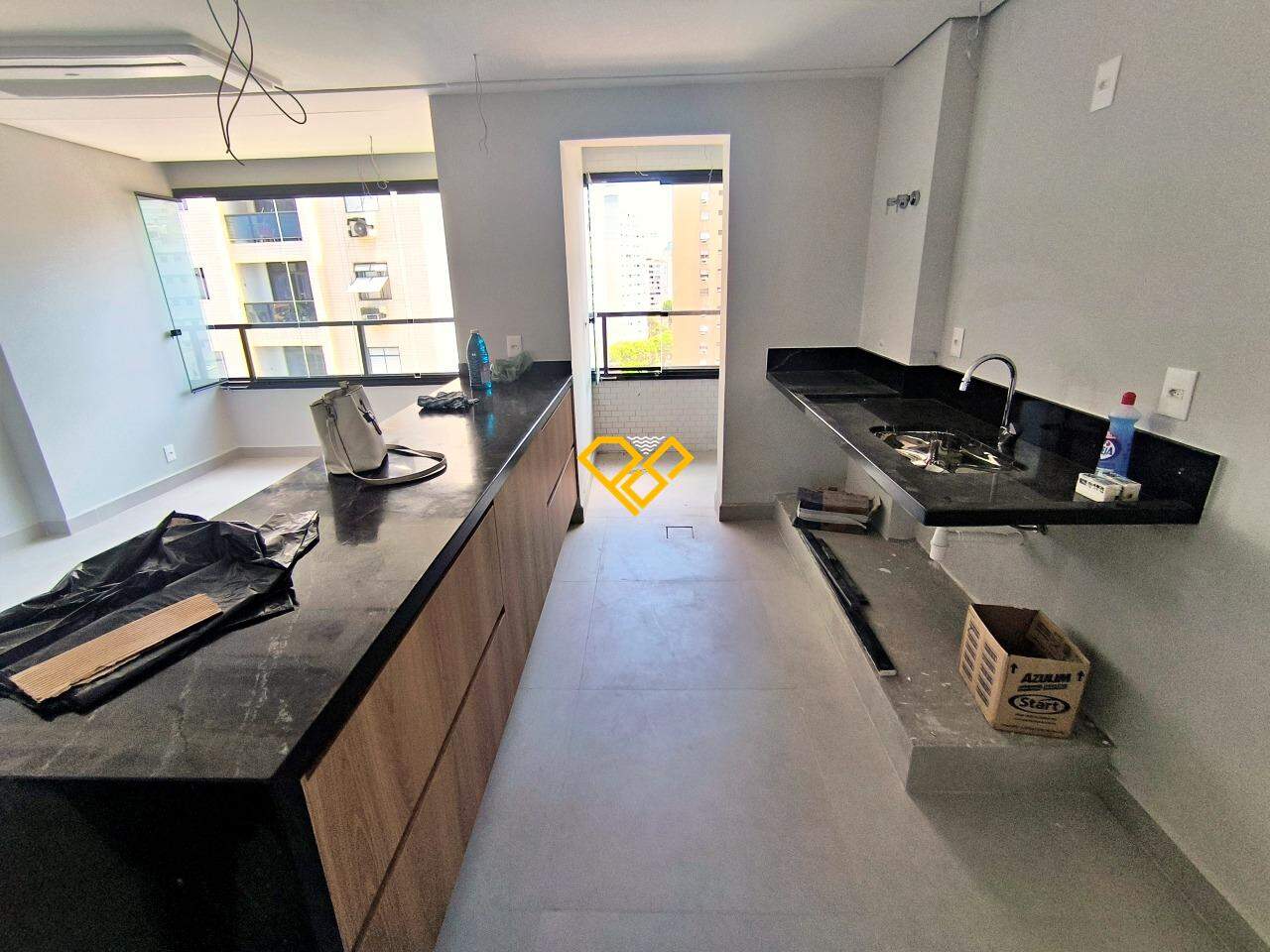 Apartamento à venda no Ponta da Praia: Cozinha