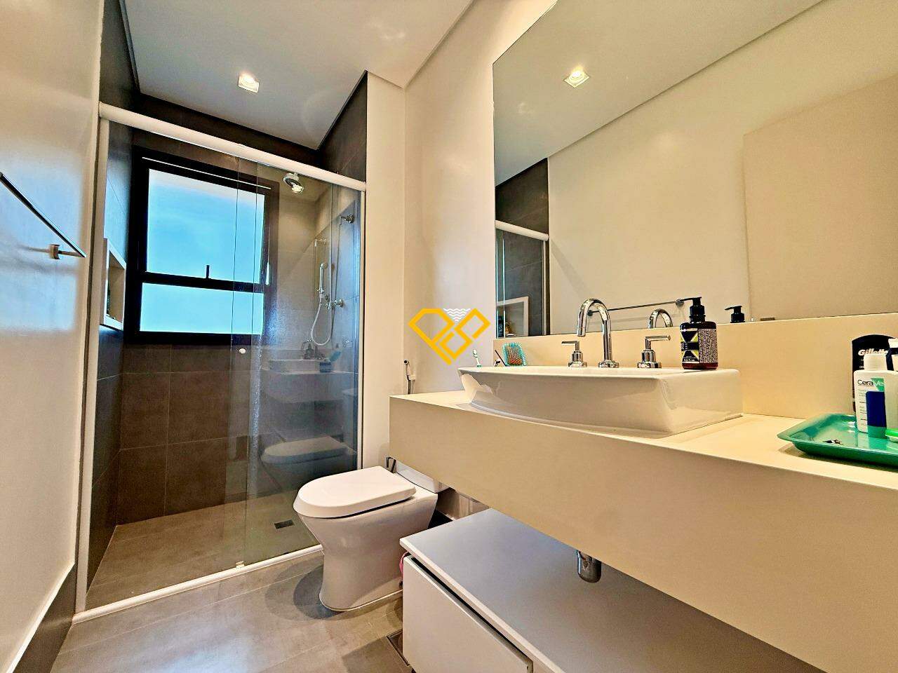 Casa à venda no Santa Terezinha: Wc suíte 4