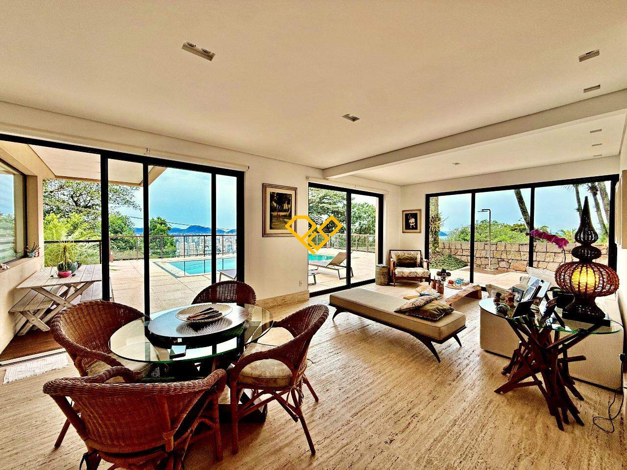 Casa à venda no Santa Terezinha: Sala