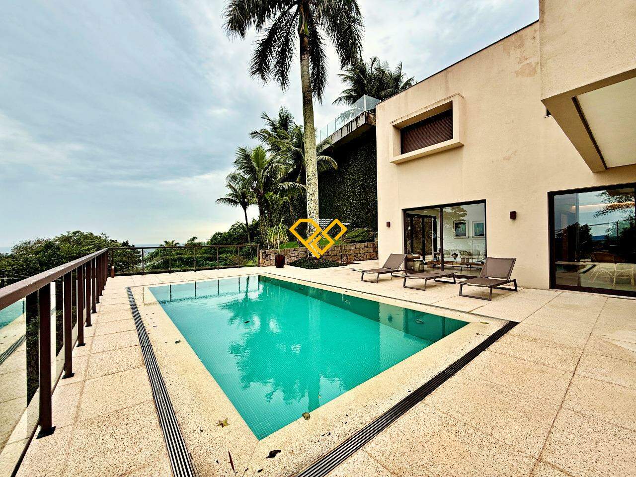 Casa à venda no Santa Terezinha: Pìscina