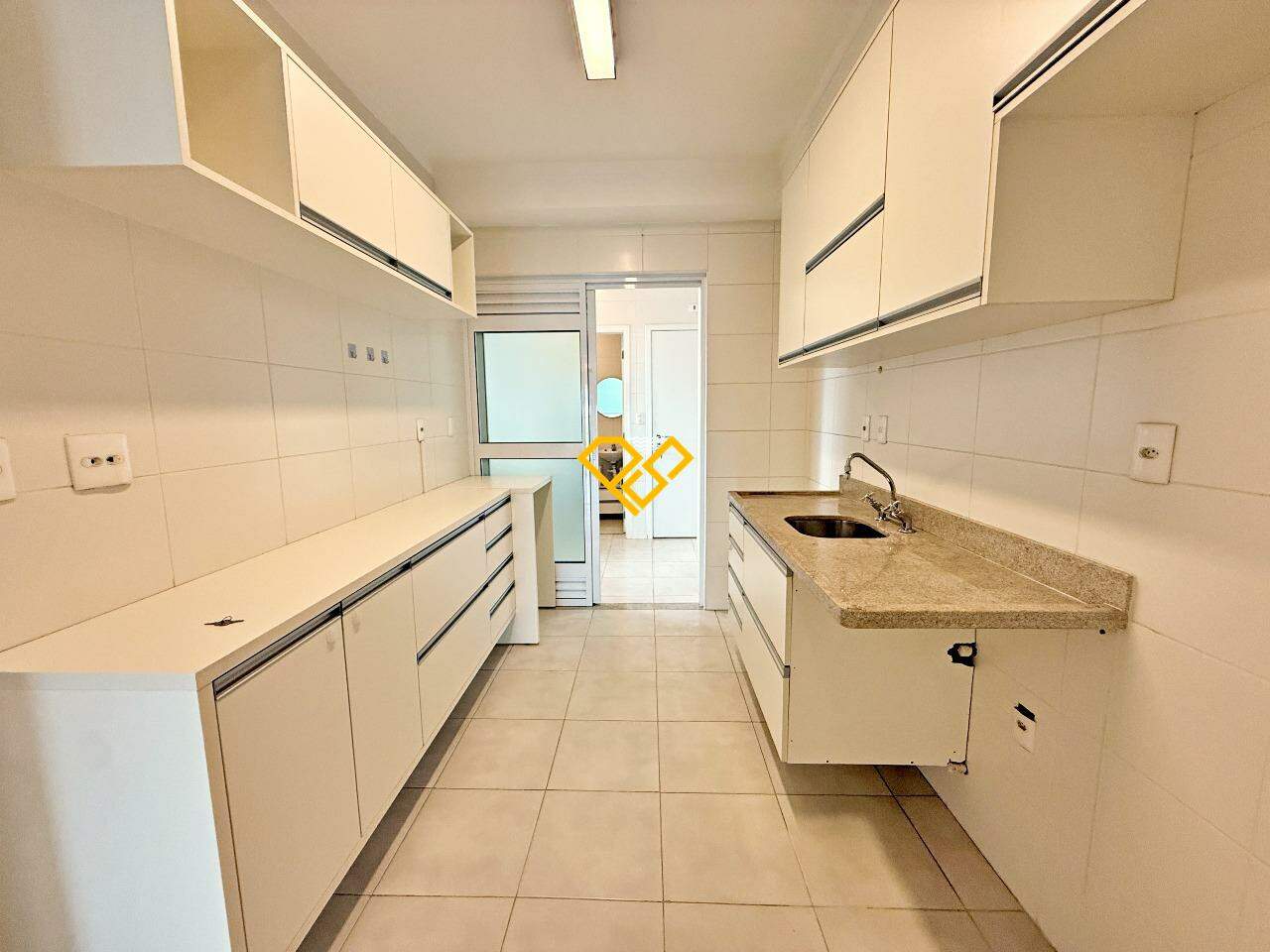 Apartamento à venda no Gonzaga: Cozinha