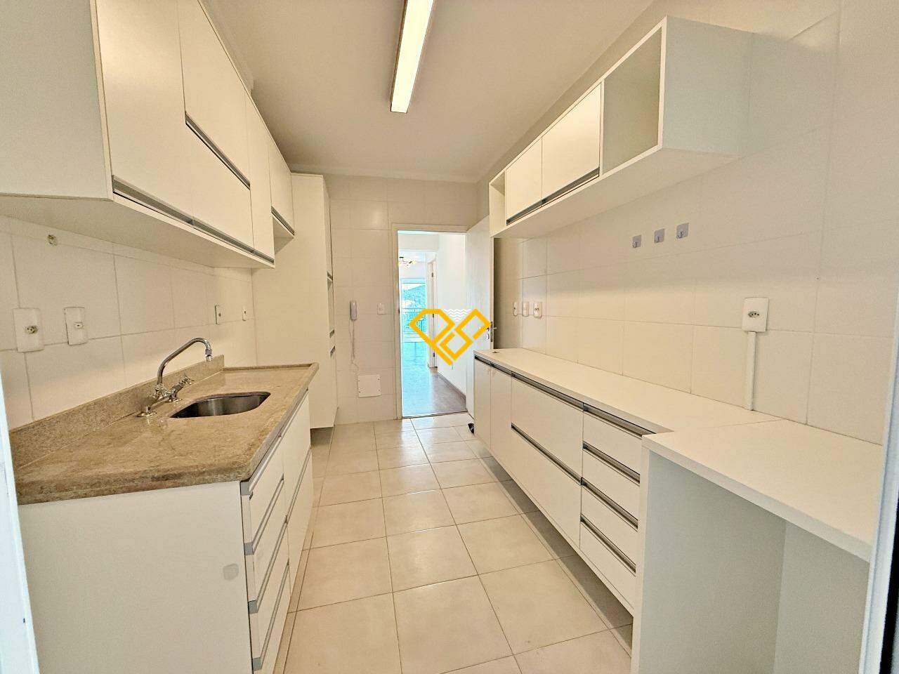 Apartamento à venda no Gonzaga: Cozinha