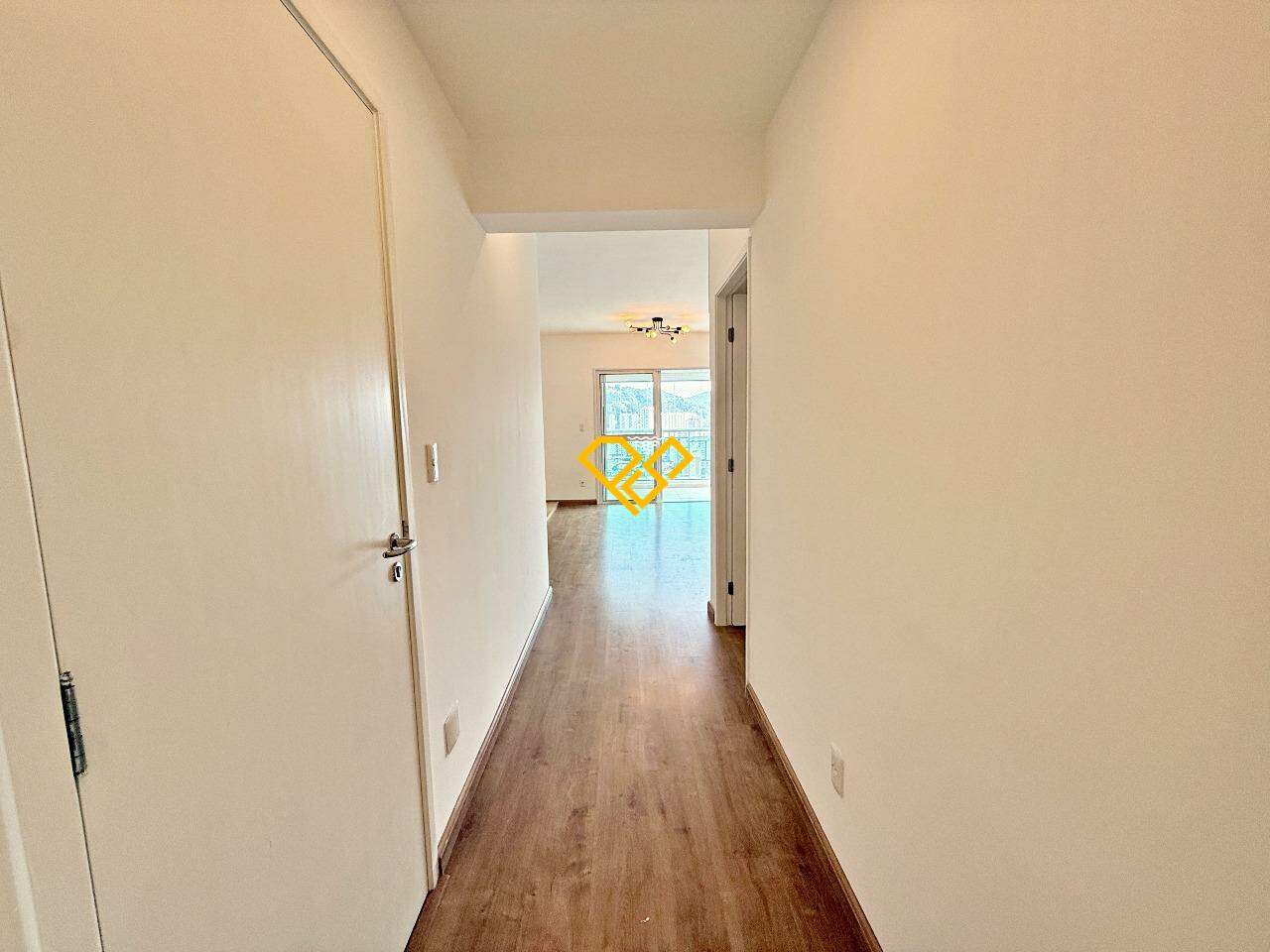 Apartamento à venda no Gonzaga: Entrada