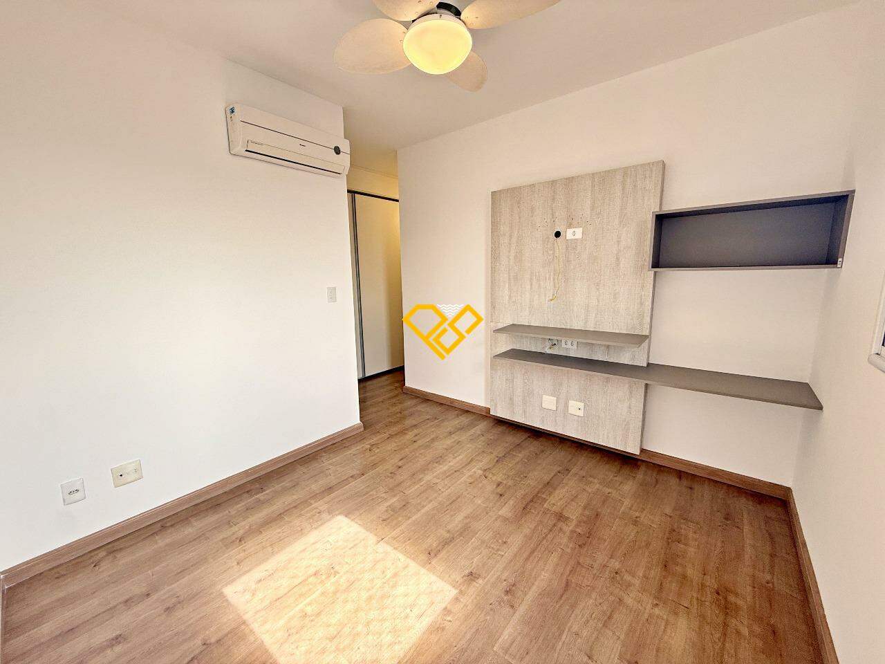 Apartamento à venda no Gonzaga: Dormitório 1 - suíte