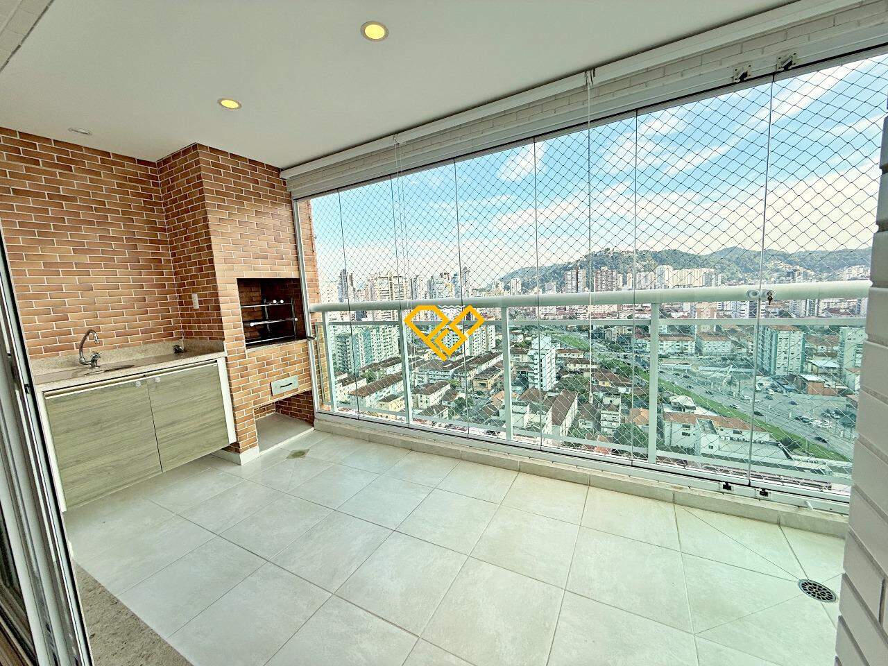 Apartamento à venda no Gonzaga: Varanda com churrasqueira
