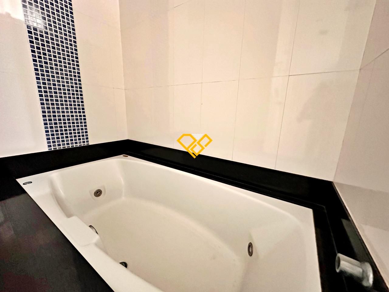 Sobrado à venda no Aparecida: 