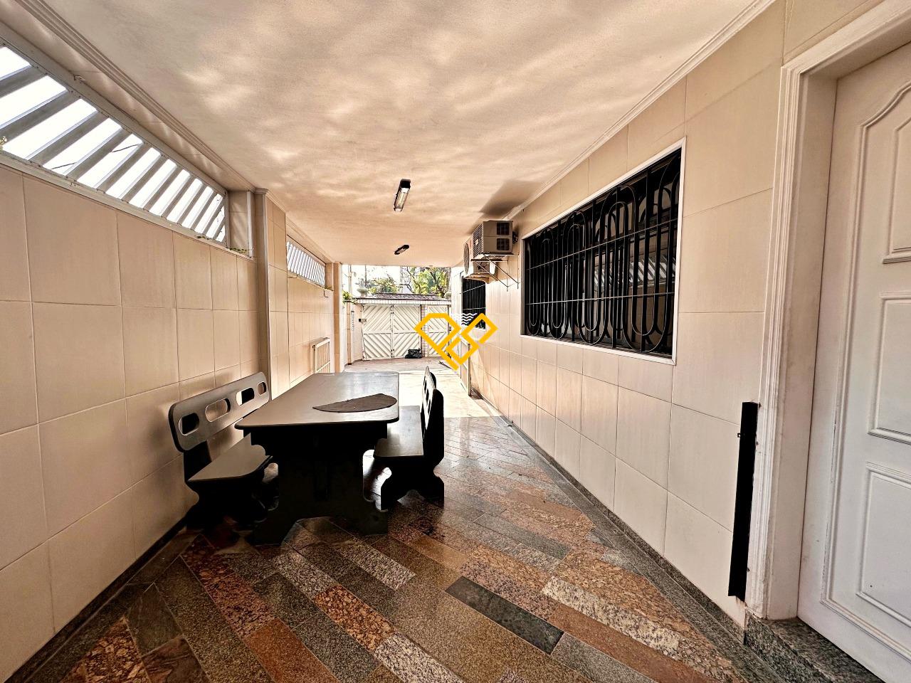 Sobrado à venda no Aparecida: 