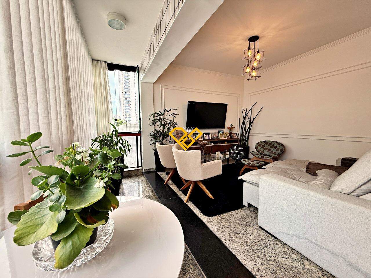 Apartamento à venda no Embaré: Varanda e sala
