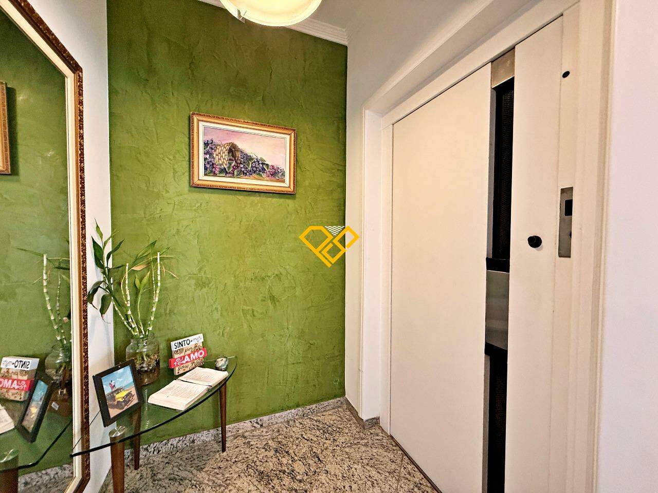 Apartamento à venda no Embaré: Entrada