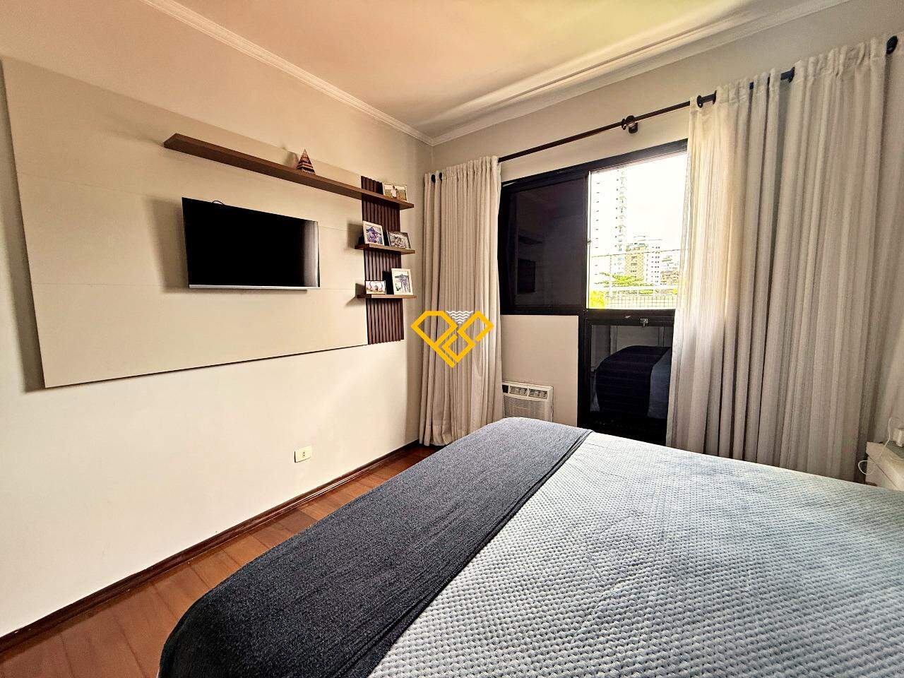Apartamento à venda no Embaré: Dormitório 1 - suíte