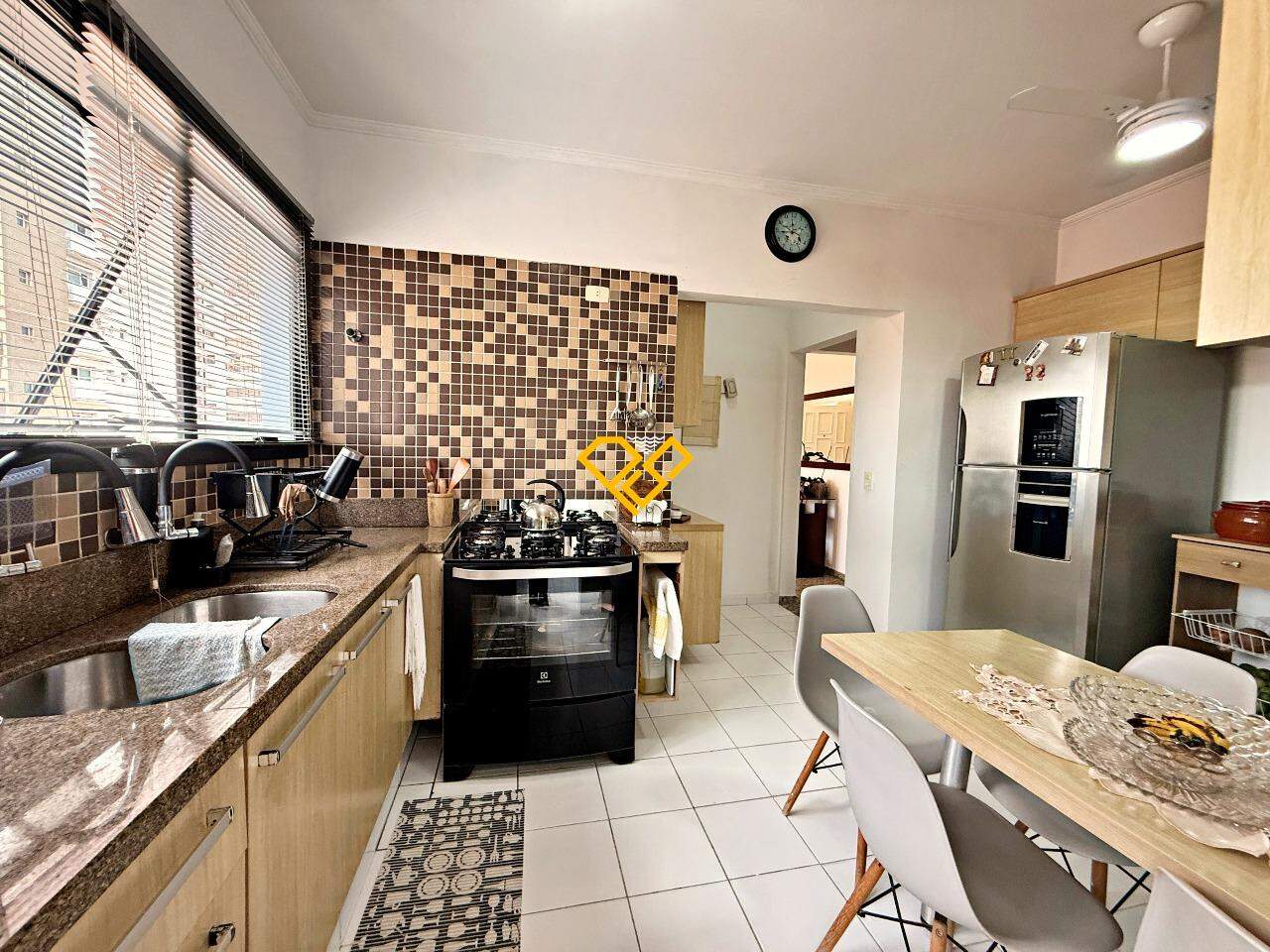 Apartamento à venda no Embaré: Cozinha