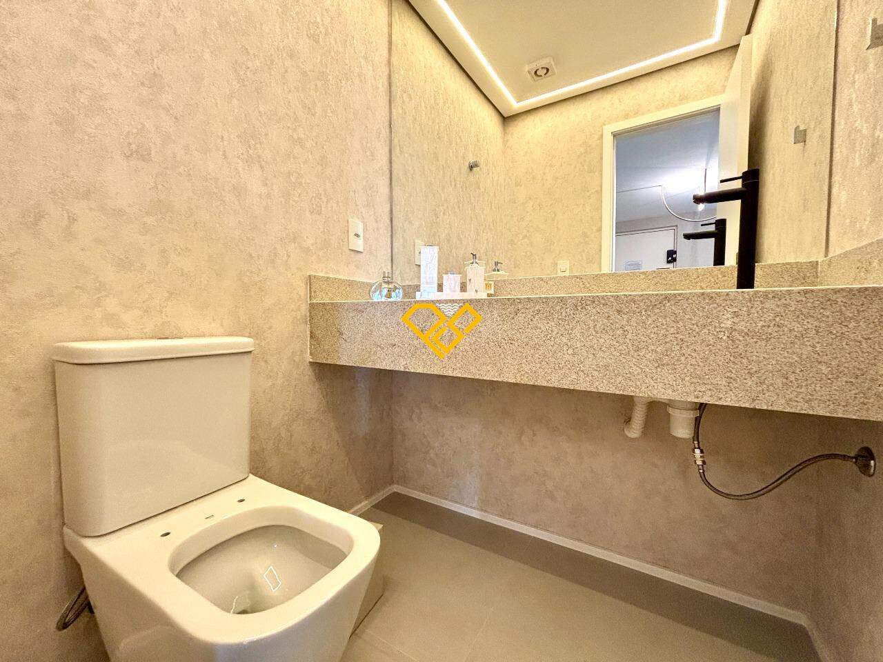 Apartamento à venda no Boqueirão: Lavabo