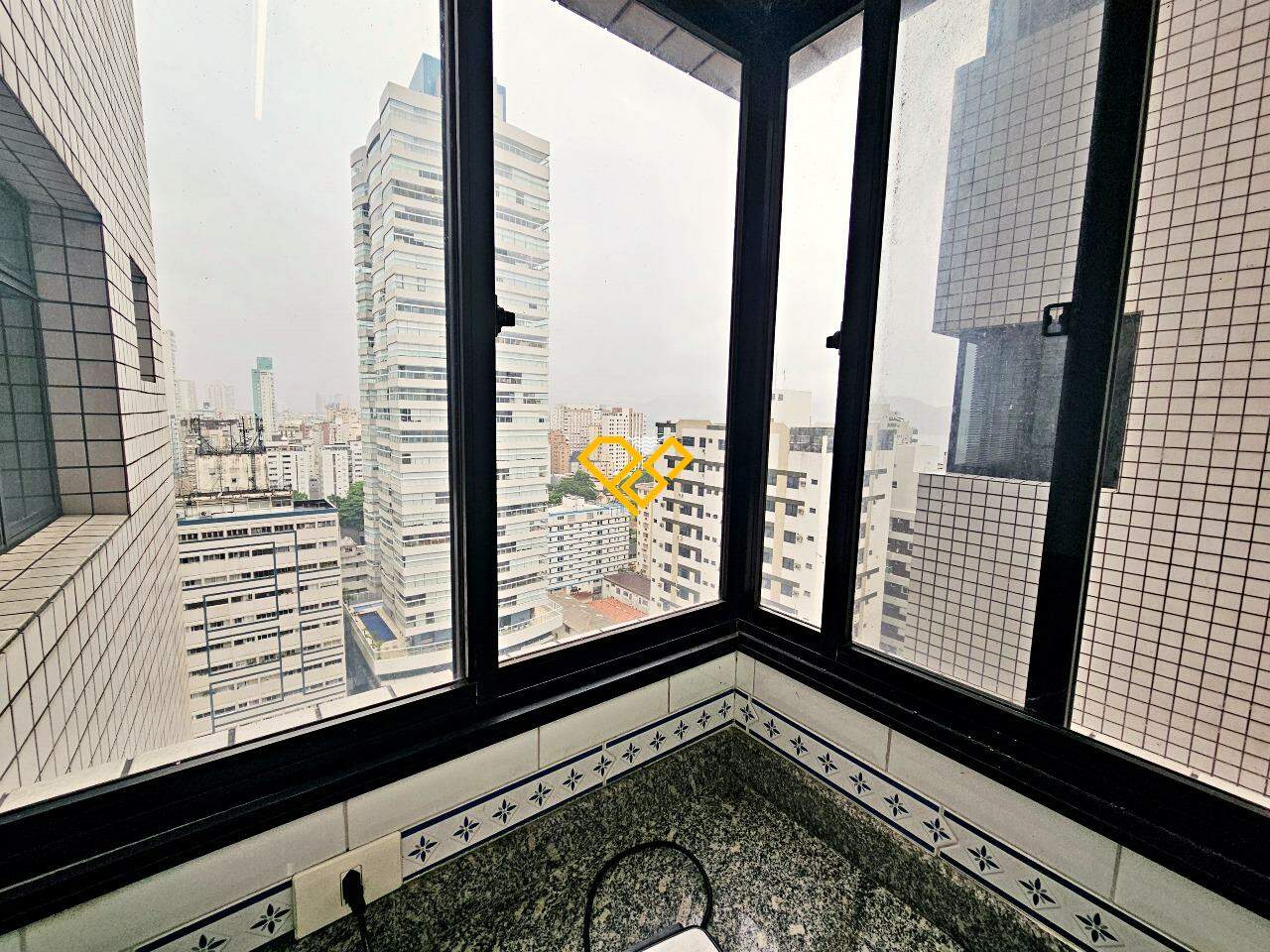 Apartamento à venda no Aparecida: Vista da cozinha