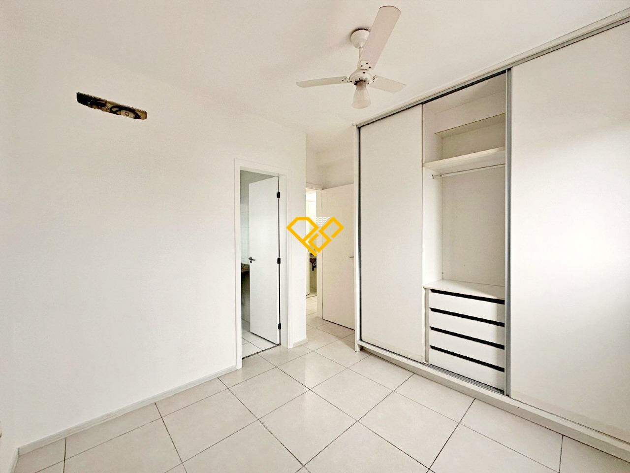 Apartamento para aluguel no Ponta da Praia: Dormitório 1 - suíte