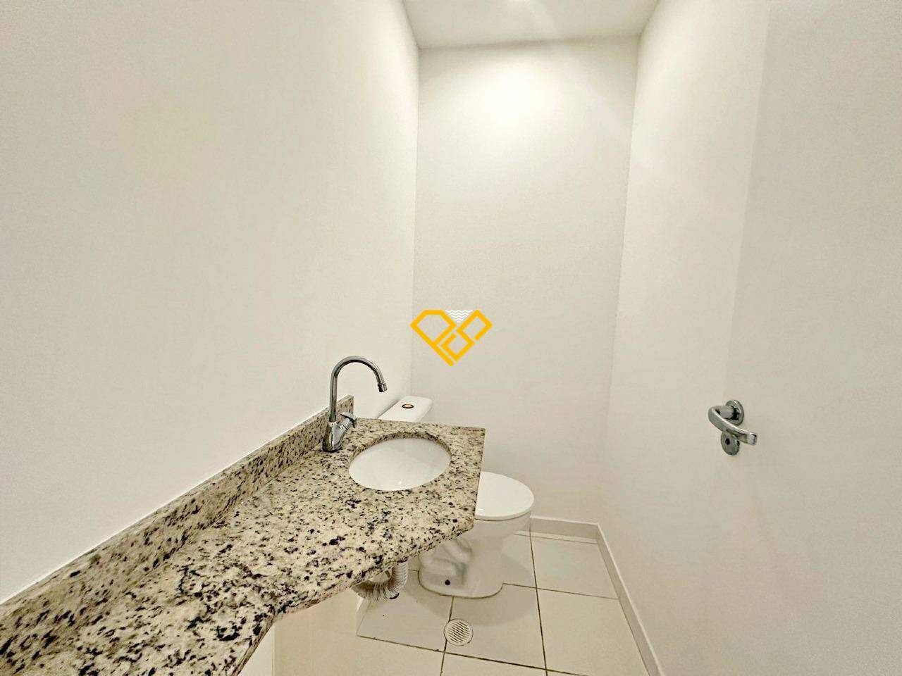 Apartamento para aluguel no Ponta da Praia: Lavabo